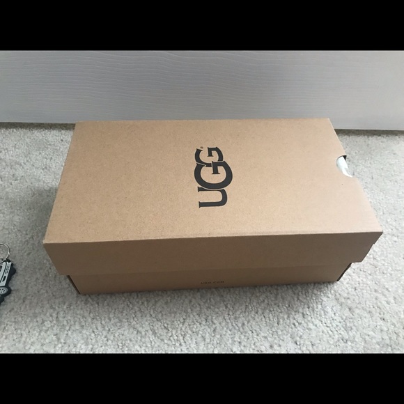 UGG loafers brand new - Picture 7 of 7